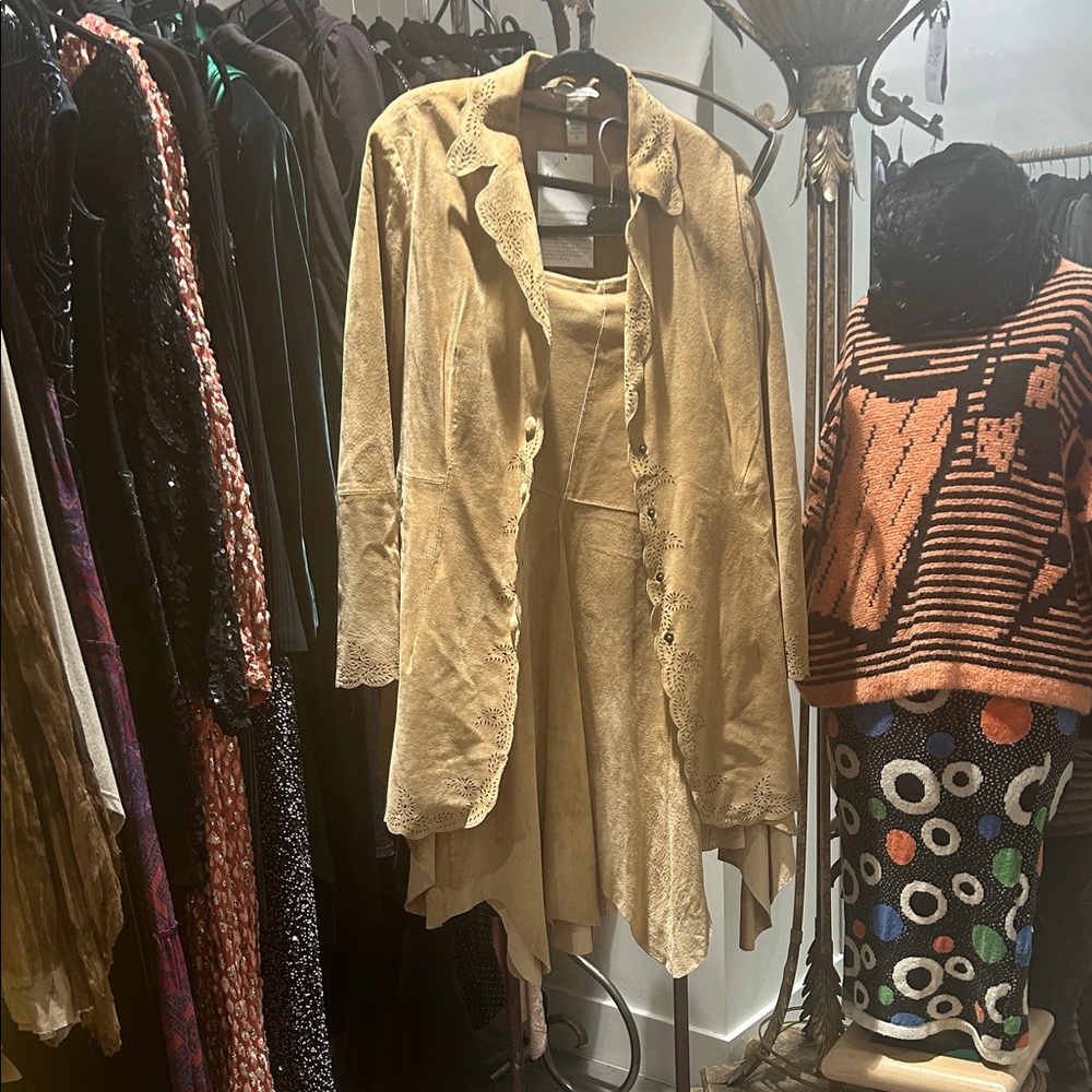 Tan Suede Lightweight Duster Jacket and Skirt Set, vintage Two Star Dog!